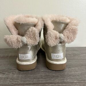 UGG Australia‎ Women's Boot ARIELLE SPARKLE 1112090 Size 5